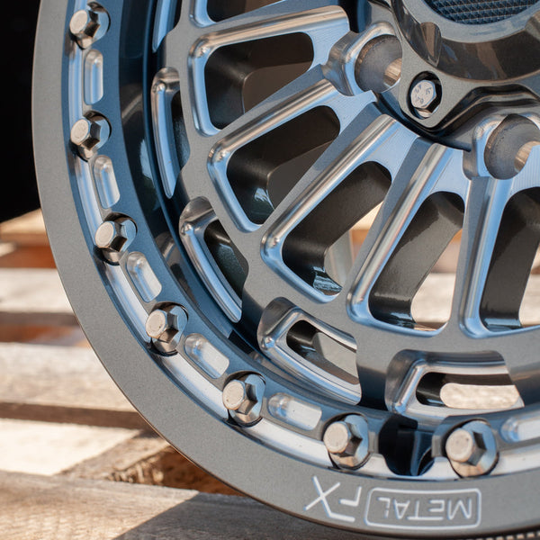 Delta 6R Beadlock – Gunmetal Contrast Cut | Can-Am Maverick R - Dunes 2 Dezert SXS