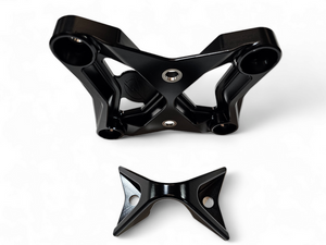 Elektric Off Road black 6-bolt billet radius rod plate with tow hook for Can-Am Maverick X3 - product photo 3