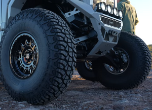 Valor V17 UTV Wheel Gloss Black Milled - Dunes 2 Dezert SXS