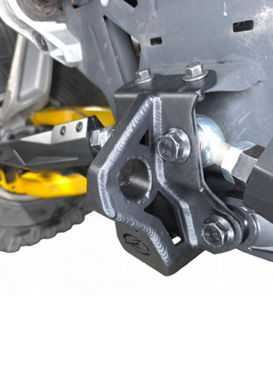 Elektric Off Road steel radius rod plate with tow hook for 4-seat Can-Am Maverick R Max