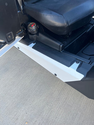 Polaris RZR 200 Geiser kick plate detail