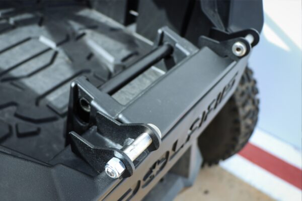 Rear mounting bracket